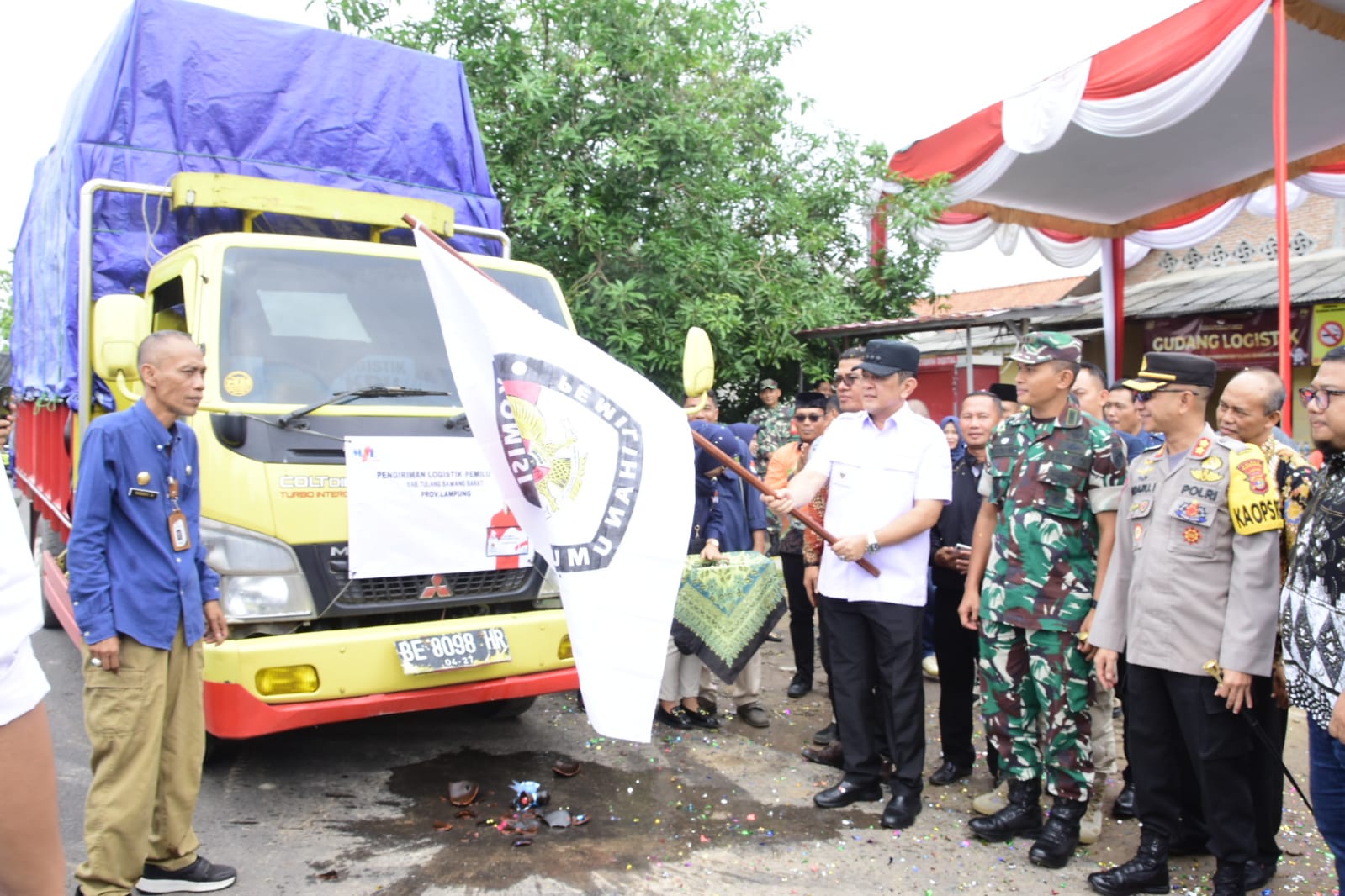 Pj Bupati M Firsada Melepas Pendistribusian Logistik Pemilihan Umum Tahun Pandawa Lima Co Id